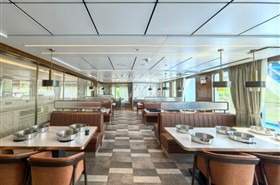 世纪远航号游轮火锅厅