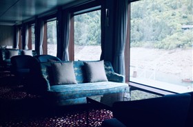 世纪凯歌号游轮切尔斯酒吧