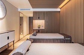 世纪绿洲号游轮康乐中心