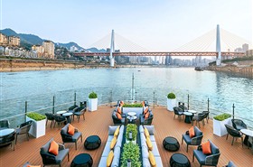 世纪绿洲号游轮VIP观景台