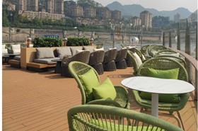 世纪江山如诗游轮VIP游步甲板