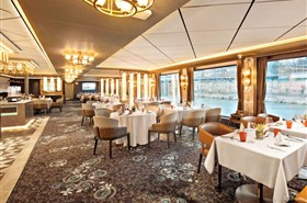 世纪绿洲号游轮碧波廊VIP餐厅