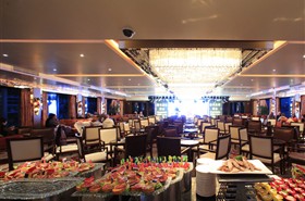 世纪传奇号游轮多功能厅