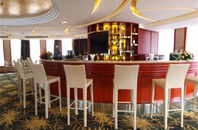 长江贰号游轮阳光酒吧