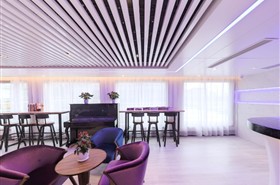 美维凯悦号游轮钢琴区