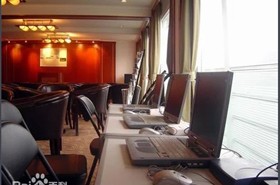 美维凯娜号游轮电脑室