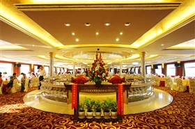 长江贰号游轮皇朝餐厅