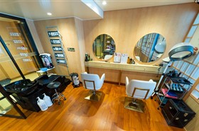 长江叁号游轮理发店