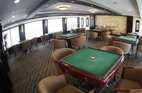 美维凯娜号游轮棋牌室