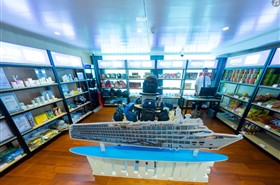 长江叁号游轮游轮超市