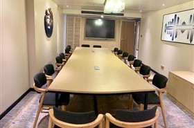 长江叁号游轮会议室