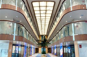 长江叁号游轮金色大街