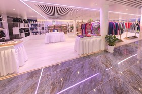 美维凯悦号游轮服装店