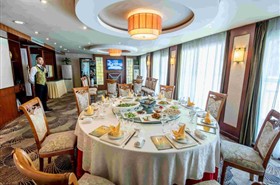 长江壹号游轮昆仑餐厅