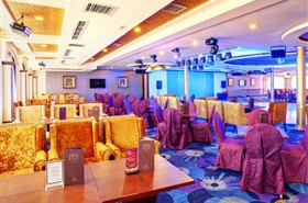 黄金3号游轮酒吧多功能厅