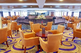 黄金6号游轮酒吧