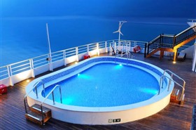黄金6号游轮露天冲浪游泳池
