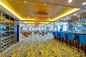 黄金8号游轮酒吧多功能厅