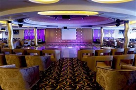 黄金2号游轮多功能娱乐厅