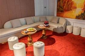 长江奇迹号游轮流金岁月KTV