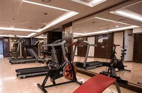 黄金8号游轮健身房