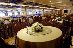 黄金2号游轮中西餐厅