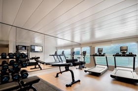 长江探索号游轮健身房