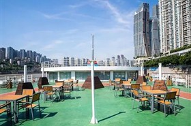 长江记忆号游轮阳光甲板