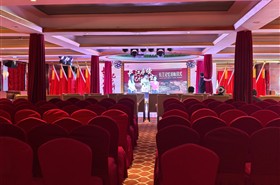 长江记忆号游轮多功能娱乐大厅