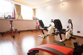 华夏二号游轮健身房