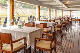 长江印象号游轮唐古拉VIP餐厅