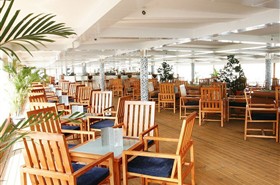 长江印象号游轮阳光吧