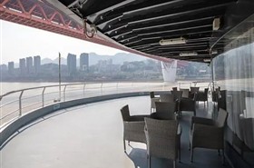 星际阿波罗号游轮观景酒吧甲板