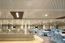 华夏二号游轮中餐厅