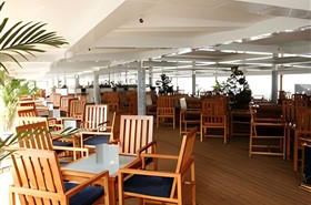 星际领航号游轮阳光吧