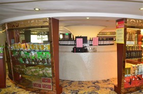 华夏五号游轮商品区