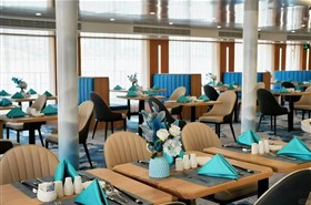 华夏五号游轮VIP餐厅