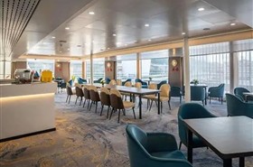 华夏三号游轮探索酒水吧