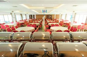 新高湖游轮餐厅