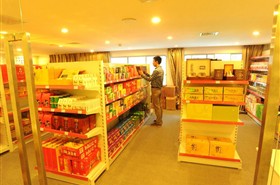 新高湖游轮游轮超市