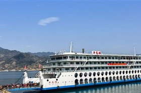 新高湖游轮游船