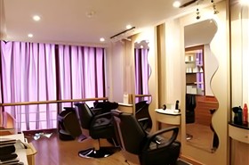 长江传说号游轮理发发廊