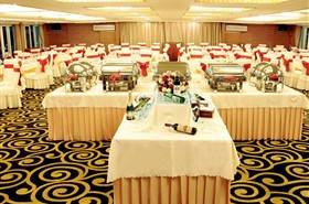 长江传说号游轮餐厅