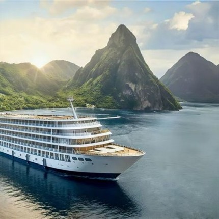 三峡长江行揽月号游轮