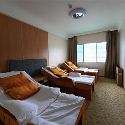 三峡新高湖游轮